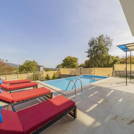 Gorgeous Private With Garden And Pool In Apartment Kas