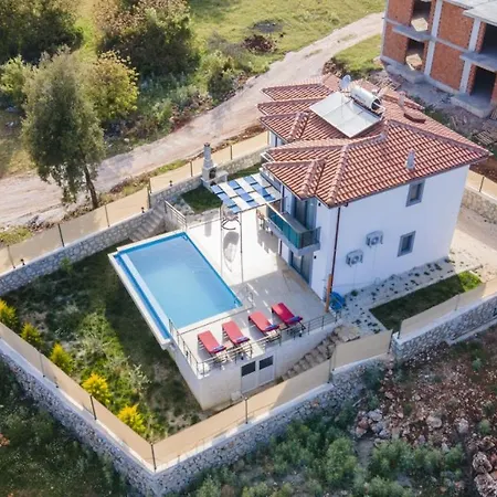 Apartment Gorgeous Private With Garden And Pool In