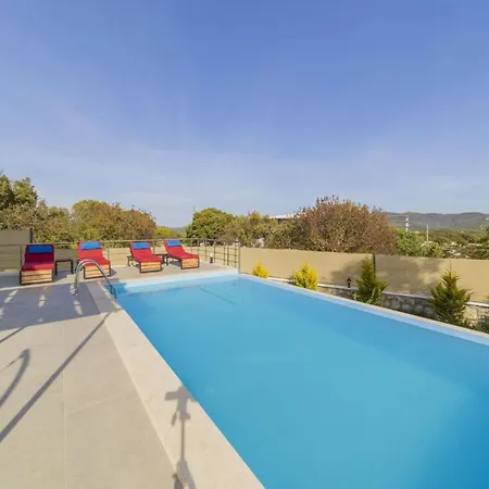 Gorgeous Private With Garden And Pool In Apartment Kas