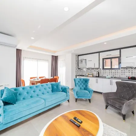 Apartment Gorgeous Private With Garden And Pool In