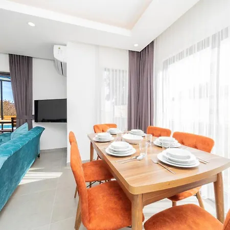 Gorgeous Private With Garden And Pool In