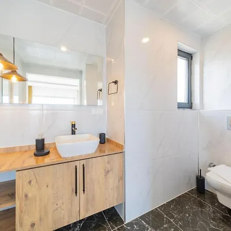 Gorgeous Private With Garden And Pool In Kas