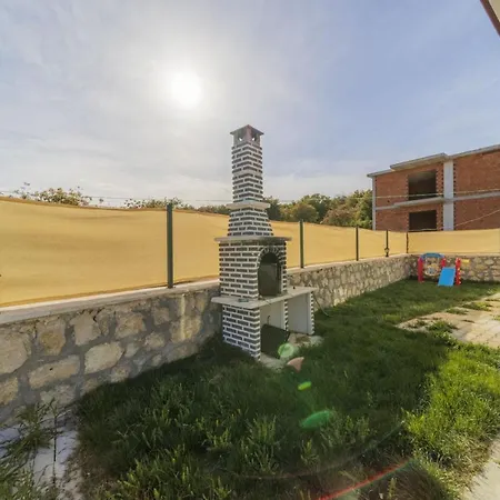 Appartement Gorgeous Private With Garden And Pool In